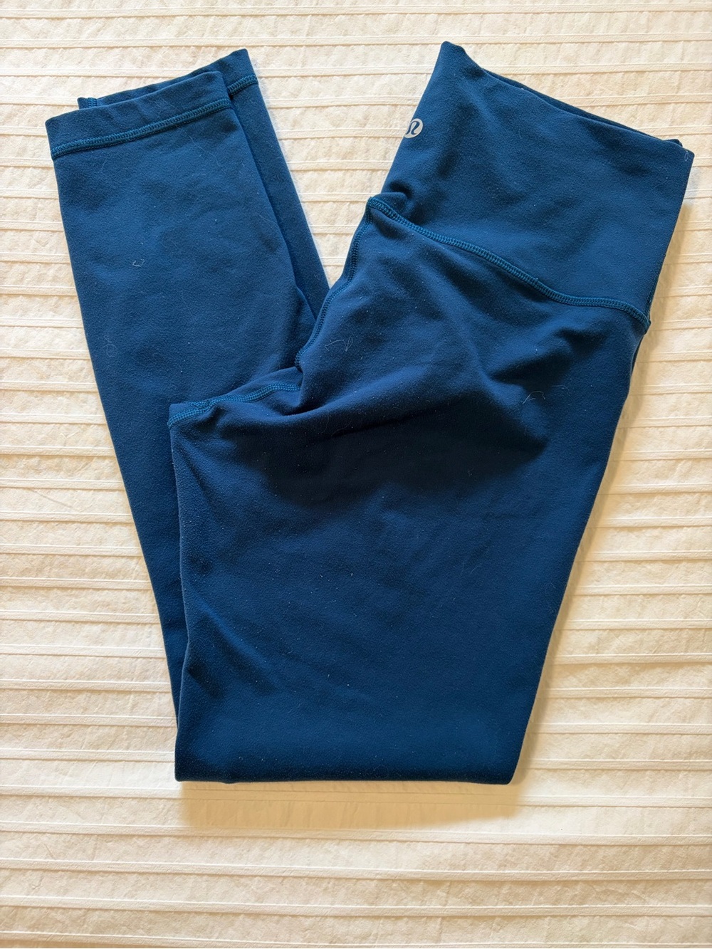 LULULEMON- size 8 Wunder Under High-Rise 7/8 Tight